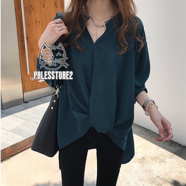 フロントの裾にねじりでデザインを入れたシフォンブラウスです。ゆったりとしたシルエットでこなれ感あるスタイルが完成。自然とフロントインコーデをしているような着こなしが出来ちゃいます。お尻まですっぽりと隠